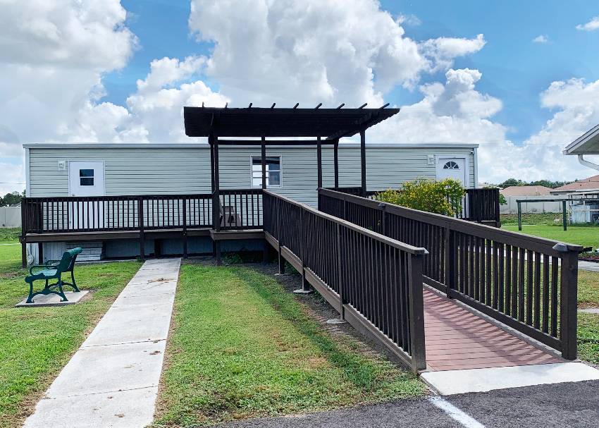 35 Kingsport Ave a Palmetto, FL Mobile or Manufactured Home for Sale